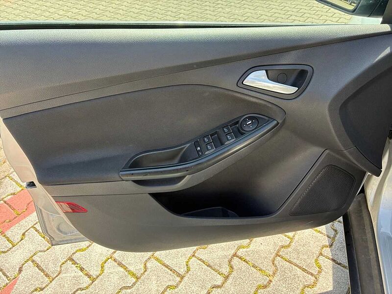 Ford Focus 1.0 EcoBoost Champions Edition Start/Stopp